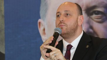 Alkoll&uuml; Yakalanan Kadın, Kendini AK Parti Teşkilat Başkanı Olarak Tanıttı