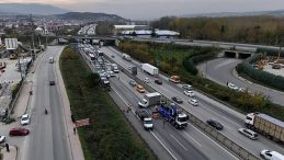 Anadolu Otoyolu'nda Kaza Ulaşımı Aksattı