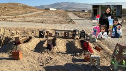 Anne Çiğdem Böcek ile İlgili Yürek Yakan Detaylar: Mezar Taşına Sarıldılar!