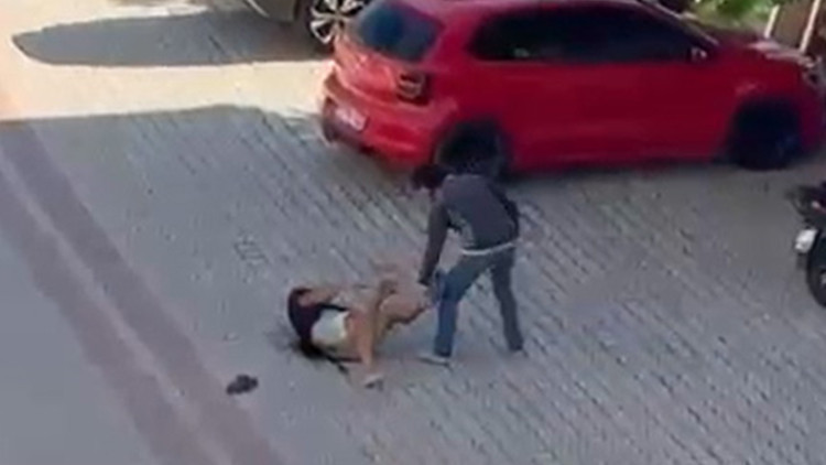 Annesi ile Gönül İlişkisi Olduğu İddia Edilen Yaşlı Adamı Öldürdü