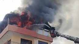 Antalya'da korku dolu anlar: Anne ve iki &ccedil;ocuğu kapıyı kırarak kurtarıldı!