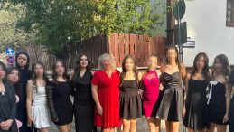 Antalya'da Mezuniyet Fotoğrafı Kana Bulandı: 17 Yaşındaki Ş&uuml;kran Ela Hayatını Kaybetti