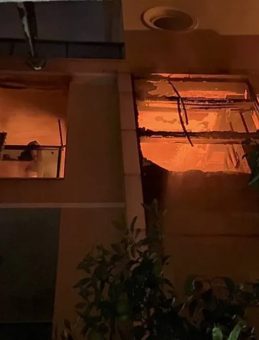 Antalya'da mumdan çıkan yangın evi sardı: Anne, oğlu ve kedisinin canını zor kurtardı! Komşuların müdahalesi ise…