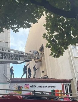 Aranan Şahıs Güvenlik Ekiplerine Zor Anlar Yaşattı: Kendini Baca Boşluğuna Attı!