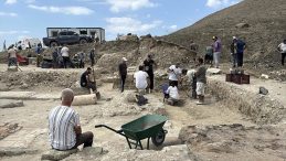 Arkeoloji Kazısında &Ccedil;ığır A&ccedil;an Keşif