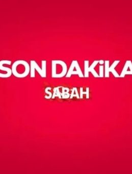 Arnavutköy'de İki Kamyon Kafa Kafaya Çarpıştı