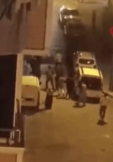 Arnavutk&ouml;y'de Taş ve Sopalarla Kavga!