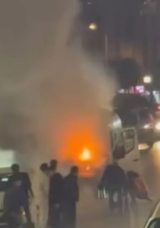 Arnavutk&ouml;y'de Yangın Korkusu: Seyir Halindeki Servis Aracı K&ouml;z Oldu!