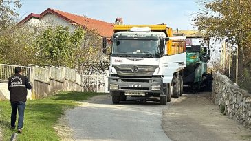 Asfalt &Ccedil;alışmaları Sırasında Trajik &Ouml;l&uuml;m: Damper Elektrik Tellerine Değdi!