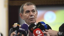 Aslan, Atatürk'ü Andı