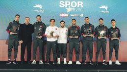 Aslan &ouml;d&uuml;le doymadı