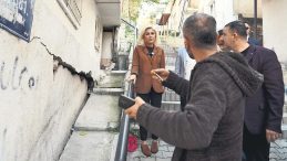 Atamer Mahallesi’nde Evler Çökmeye Başladı