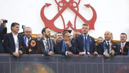 Atası İ&ccedil;in Denizleri Aştı