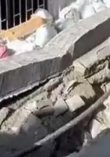 Avcılar'da İstinad Duvarı 4 Katlı Binanın Bah&ccedil;e Katına &Ccedil;&ouml;kt&uuml;