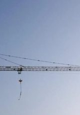 Avcılar'da &Uuml;cretini Alamayan &Ccedil;alışan Kule Vince &Ccedil;ıktı!
