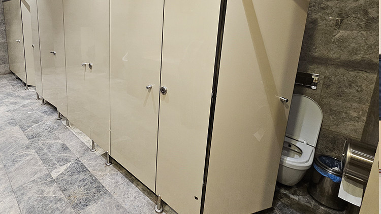 AVM'nin Kadınlar Tuvaletinde Şok Olay! İki Ş&uuml;pheli Yakalandı