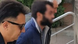 Aydın'da dehşete d&uuml;ş&uuml;ren olay: Market &ouml;n&uuml;nde işletmeciyi bı&ccedil;akladı!