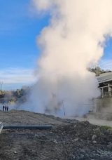 Aydın'da Sıcak Su Boru Hattı Patladı: Y&uuml;ksek Sıcaklıktaki Sular Yola Aktı!