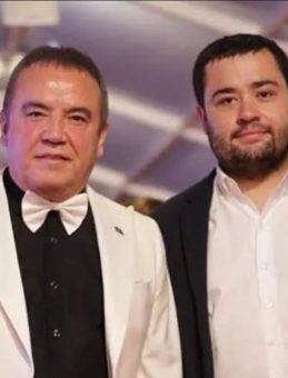 Baba Muhittin Böcek 'Rüşvet ve yolsuzluk' nedeniyle tutuklandı! Oğul Böcek, belediye mühendislerine değerli hediyeler sundu