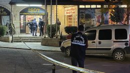 Baharat&ccedil;ı D&uuml;kkanına Silahlı Saldırı: 1 Kişi Ağır Yaralandı!