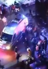 Bah&ccedil;elievler&rsquo;de Silahlı Saldırı: &Uuml;&ccedil; Yaralı