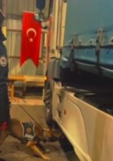 Bakan Ali Yerlikaya'dan A&ccedil;ıklama! İki İlde Uyuşturucu Operasyonu: &Uuml;&ccedil; Kişi G&ouml;zaltında!