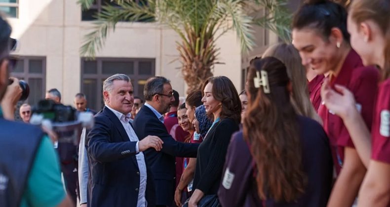 Bakan Bak, Milli Sporcularla Buluştu!