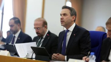 Bakan Bayraktar, B&uuml;t&ccedil;e G&ouml;r&uuml;şmelerinde Soruları Cevapladı