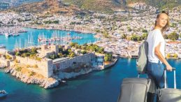 Bakan Ersoy Turizmcileri Uyardı: Mevsimler Değişiyor, Kampanyaları Uzatın