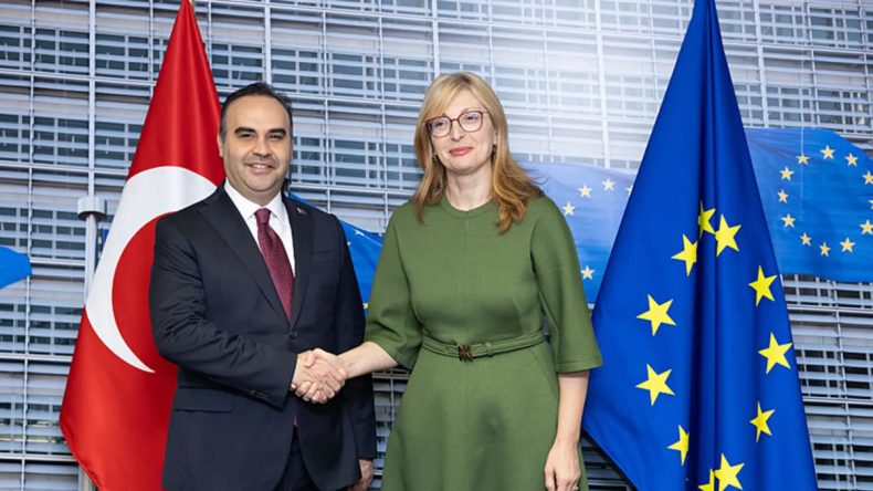 Bakan Kacır'dan AB'ye g&uuml;venlik &ccedil;ağrısı: "T&uuml;rkiye g&uuml;&ccedil;l&uuml; bir şekilde rol oynamalı"