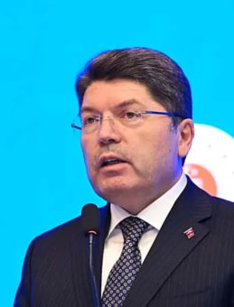 Bakan Tunç'tan Çocukların Suça Sürüklenmesinin Nedenlerini Araştıracak Komisyo ile İlgili Paylaşım