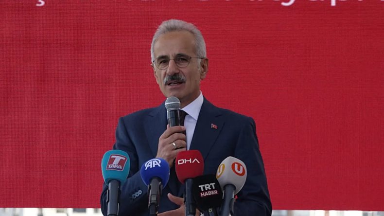Bakan Uraloğlu: 4,7 Milyon Kullanıcının Tüm Bilgileri Yurt Dışına Aktarıldı
