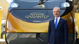 Bakan Uraloğlu'ndan M&uuml;jdeli Haber: Milli Banliy&ouml; Tren Seti D&ouml;rd&uuml;nc&uuml; Seti Raylarda
