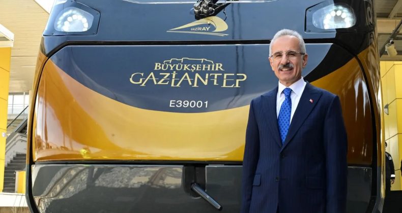 Bakan Uraloğlu'ndan M&uuml;jdeli Haber: Milli Banliy&ouml; Tren Seti D&ouml;rd&uuml;nc&uuml; Seti Raylarda
