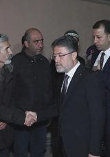 Bakan Yumaklı, Şehit Pilot Hasan Bahar'ın Ailesine Taziye Ziyareti Ger&ccedil;ekleştirdi