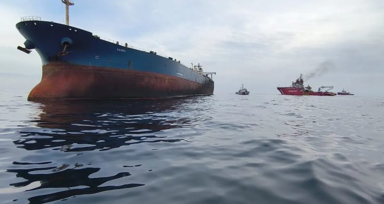 Bakanlık Duyurdu: KAIROS Gemisindeki Yangın Kontrol Altında