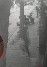 Bakırk&ouml;y'de Şok Edici Olay | Sokak Ortasında Darp Edip Şikayet&ccedil;i Oldu: Sebebi Şaşırtıcı!