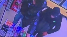 Başakşehir'de 'Temassız' Hırsızlık Olayı: Mini Marketten Şaşırtan G&ouml;r&uuml;nt&uuml;ler!