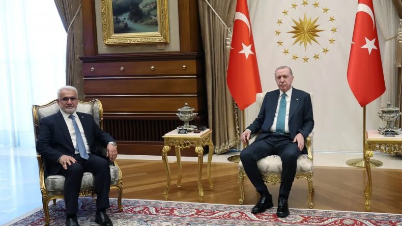 Başkan Erdoğan, HÜDA PAR Genel Başkanı Zekeriya Yapıcıoğlu'nu kabul etti