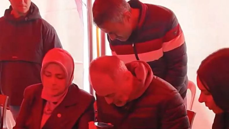 Başkan Erdoğan, Şehit Emre Altıok'un Ailesine Taziye Telefonu Ger&ccedil;ekleştirdi!