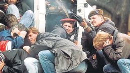 Batılı Zenginler, Sivilleri Hedef Alan Saldırılar İçin Ödeme Yaptı