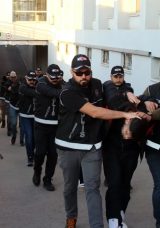 Bayğaralar Su&ccedil; &Ouml;rg&uuml;t&uuml;ne &Uuml;ye 7 Zanlı Yurt Dışına Ka&ccedil;arken Yakalandı