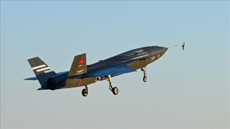 Bayraktar KIZILELMA'nın hava-hava f&uuml;zesi d&uuml;nya basınında