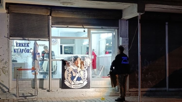 Berber Dükkanında Silahlı Çatışma: 3'ü Ağır 7 Yaralı