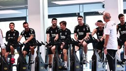 Beşiktaş, İlk Antrenmanını Salonda Gerçekleştirdi!