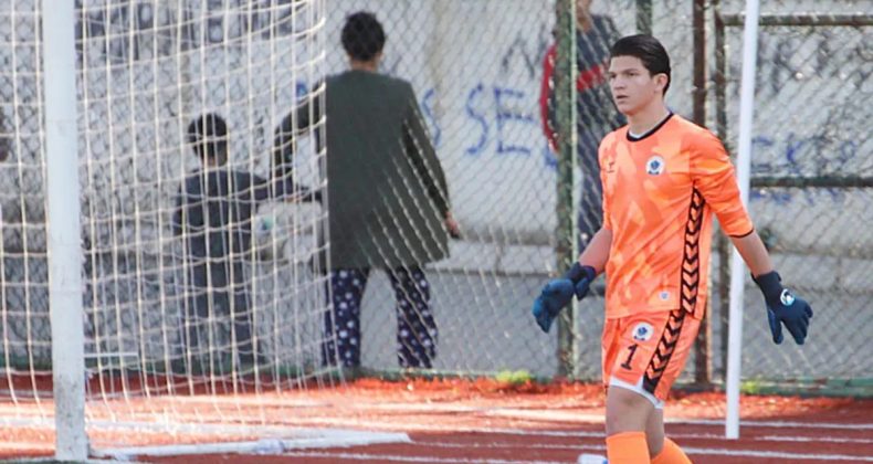 Beşiktaş Menemen'in Kalecisini Denedi