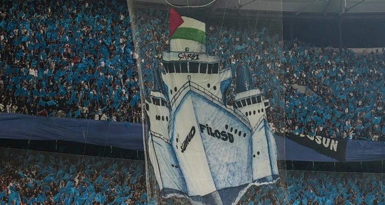 Beşiktaş Taraftarından Filistin'e Destek