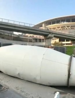 Beton Mikseri Virajda Kontrolü Kaybederek Servis Minibüsüne Çarptı