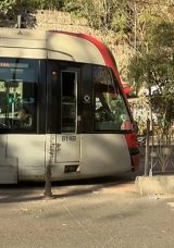 Beyoğlu'nda Tramvay Motosiklet S&uuml;r&uuml;c&uuml;s&uuml;ne &Ccedil;arptı