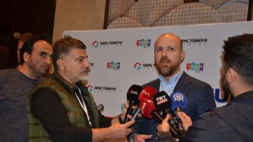 Bilal Erdoğan ve &Ouml;mer &Ccedil;elik Ter&ouml;rs&uuml;z T&uuml;rkiye i&ccedil;in gen&ccedil;lerle buluştu